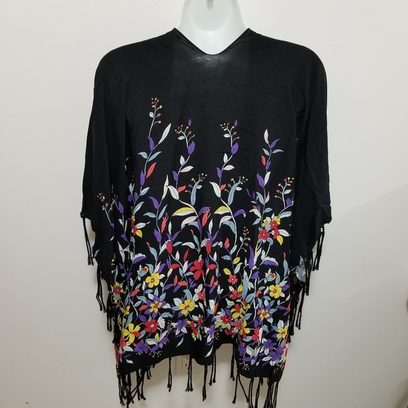 Floral kimono in black base - Picture 2 of 5